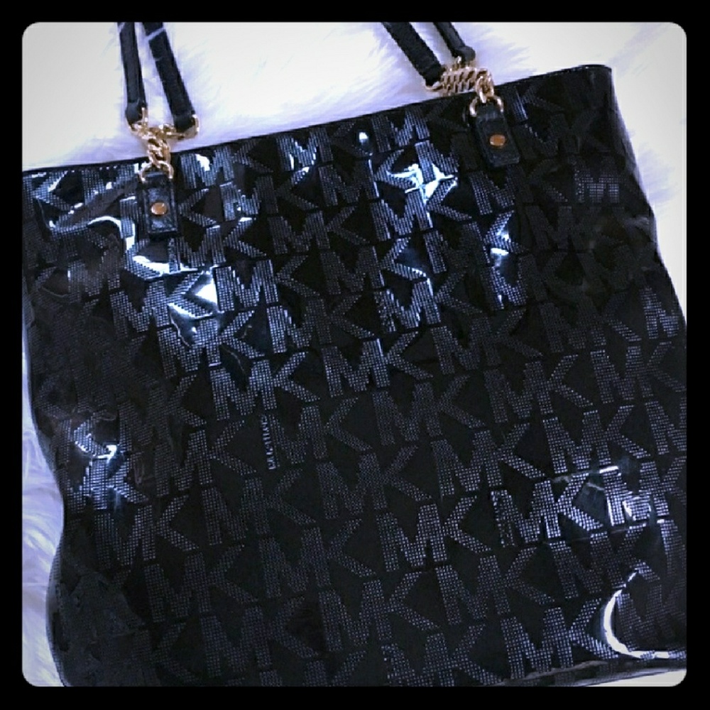 Rare, Mint condition black MK tote😍